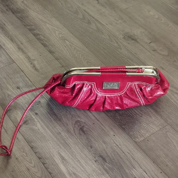 Badgley Mischka Vibrant Red Twist Lock Handbag EUC - Picture 3 of 17